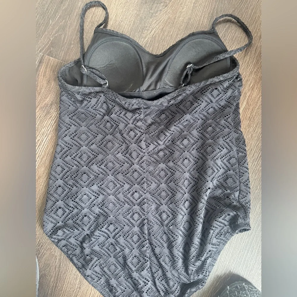 Black Catalina Black Lace-Texture One-Piece Swimsuit. Adjustable straps sz XL - Picture 3 of 4